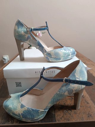 Zapatos Hispanitas Tacón Beige y Azul
