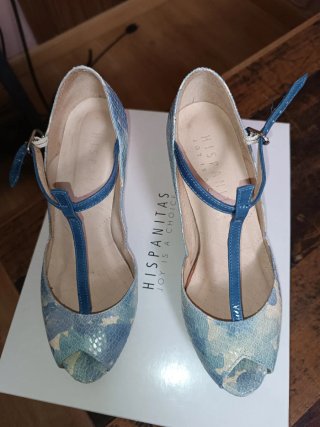 Zapatos Hispanitas Tacón Beige y Azul