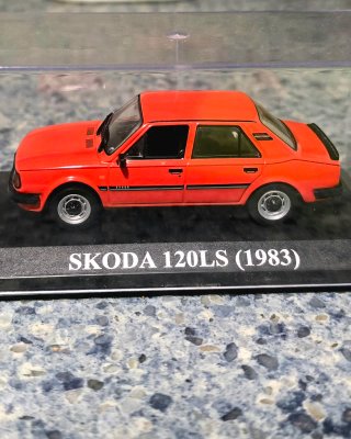 Lote 5 coches miniatura 1/43 años 80
