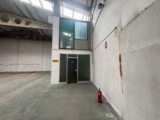 Nave industrial en alquiler en Adurtza - Aretxabaleta en Vitoria-Gasteiz