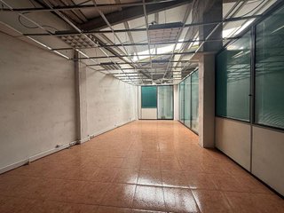 Nave industrial en alquiler en Adurtza - Aretxabaleta en Vitoria-Gasteiz
