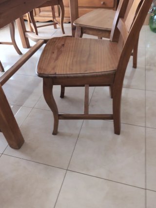 Mesa de comedor de madera maciza con cristal
