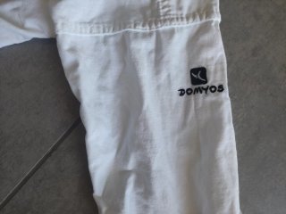 Kimono Judo Niño Kipsta Blanco. Talla 130 cm.