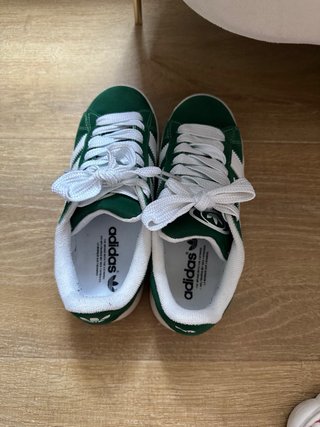 Zapatillas deportivas (con la marca)