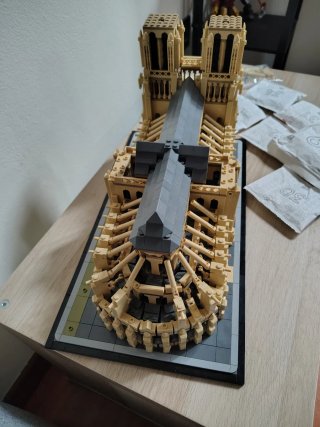 LEGO 21061 Notre Dame de Paris Architecture