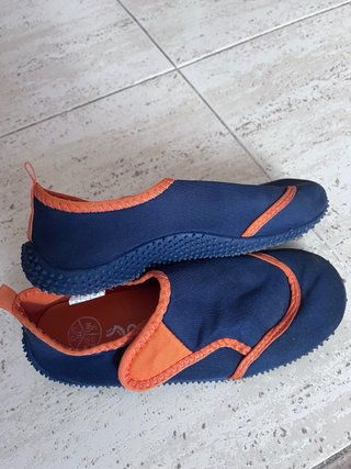 Zapatillas de agua niño/niña talla 34