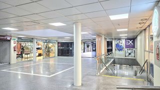 Local comercial en venta en La Buhaira en Sevilla
