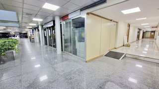 Local comercial en venta en La Buhaira en Sevilla