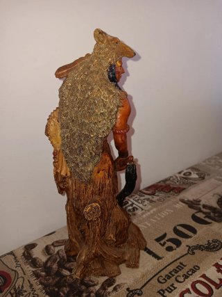 Figura Resina Indio Guerrero Lobo