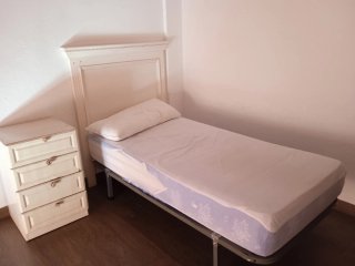 Alquilo Piso Estudiantes, Muy Amplio y Luminoso.