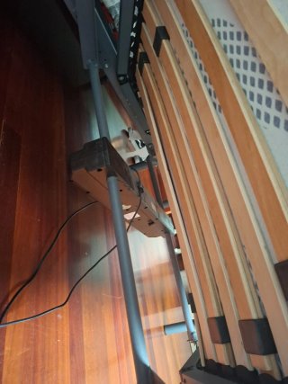 Cama articulada metálica y de madera