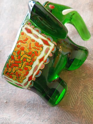 Elefante de cristal verde decorado a mano