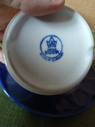 2 Tazze da tè in ceramica con piattini
