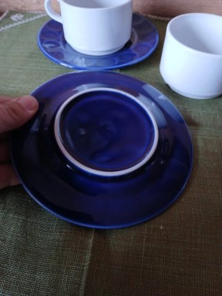 2 Tazze da tè in ceramica con piattini