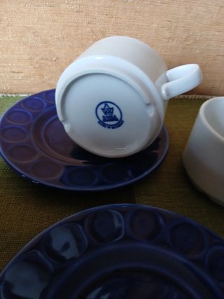 2 Tazze da tè in ceramica con piattini
