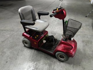 Scooter de movilidad reducida rojo