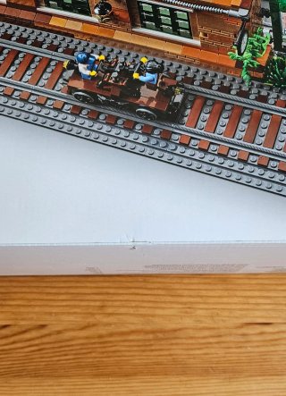 LEGO Bricklink 910033 Old Train Engine Shed