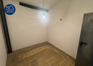 Garaje en venta en San Pedro de Deusto-La Ribera en Bilbao
