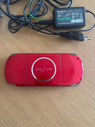 PSP 3000 Roja + Accesorios Originales