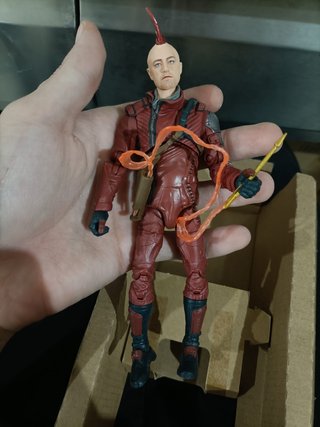 - Hasbro figura articulada coleccionable Marvel