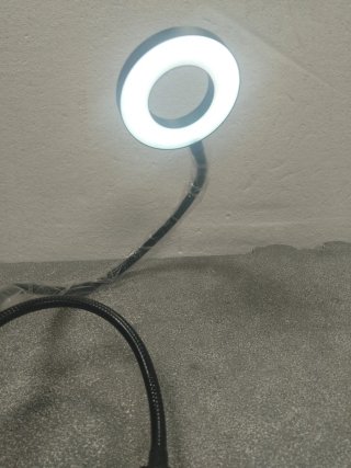 Soporte flexible con aro de luz