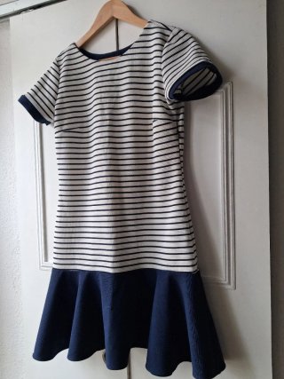 Vestido rayas y volante