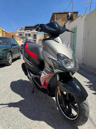 Yamaha Jog RR Scooter Gris/Rojo