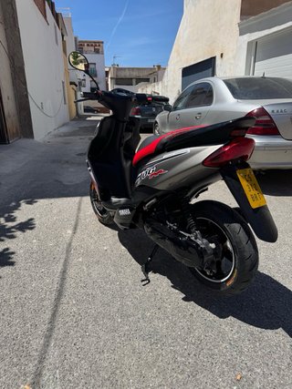 Yamaha Jog RR Scooter Gris/Rojo