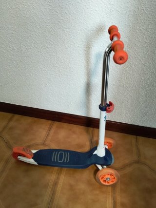 Patinete 3 ruedas infantil naranja y azul