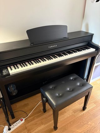 Piano Yamaha CLP-735B Negro