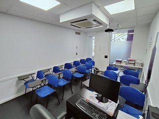 Local comercial en alquiler en Valderas - Los Castillos en Alcorcón