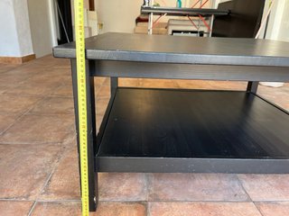 Mesa auxiliar negra Ikea madera 90x90x46