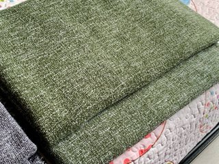 Mantas finas Ikea grises y verdes