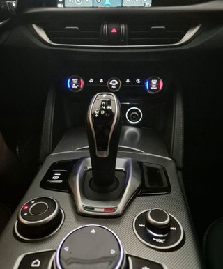 Alfa Romeo Stelvio 2021