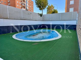 Casa adosada en venta en La Serna en Fuenlabrada