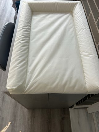 Cambiador de bebé blanco