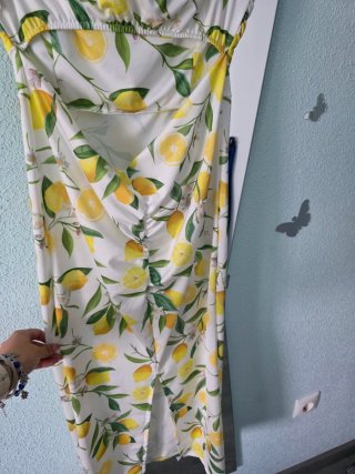 Vestido strapless con estampado de limones