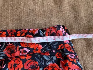 Falda Zara floral fruncida