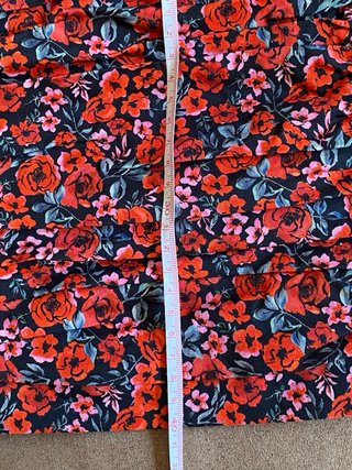 Falda Zara floral fruncida
