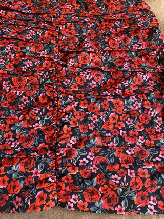 Falda Zara floral fruncida