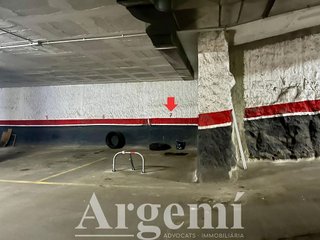 Garaje en venta en Palau-solità i Plegamans