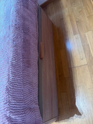 Cama completa y escritorio  con silla