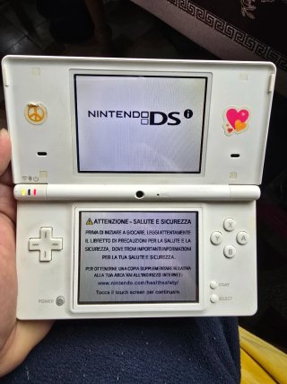 Nintendo DSi Bianco + 3 Giochi