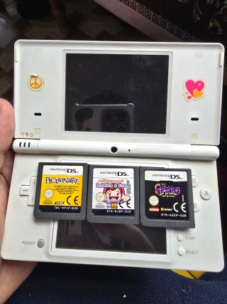 Nintendo DSi Bianco + 3 Giochi