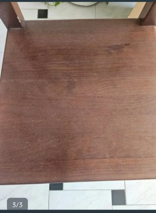 Silla de madera rústica y elegante