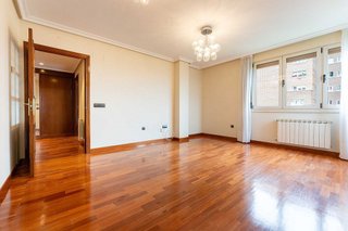 Piso en alquiler en El Polígono en Gijón