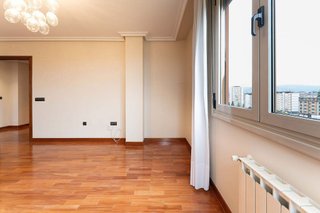 Piso en alquiler en El Polígono en Gijón