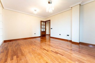 Piso en alquiler en El Polígono en Gijón