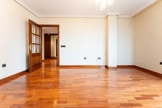 Piso en alquiler en El Polígono en Gijón
