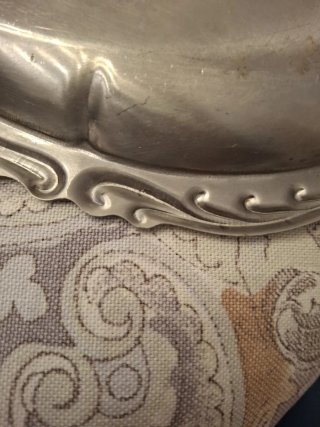 Vassoio in acciaio decorato